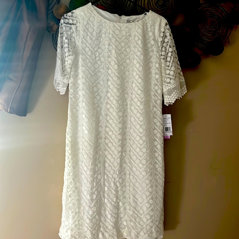 Women’s Lace White dress. Size 6